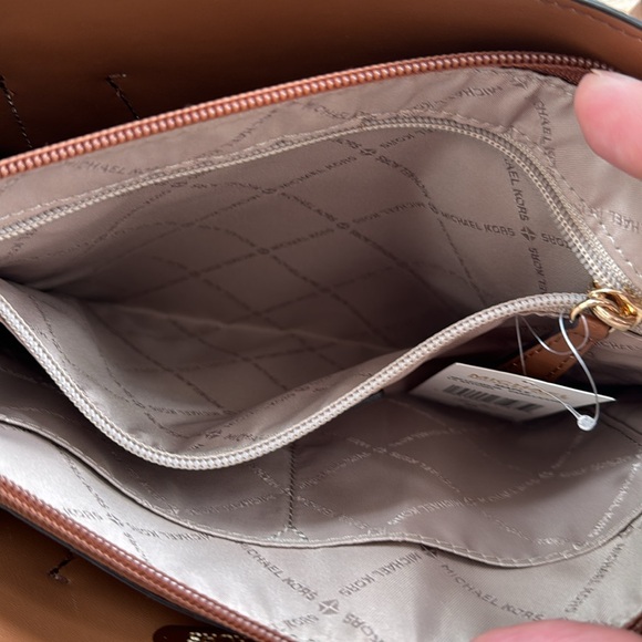 Michael Kors Bag Maple Jet Set Signature Tote - Picture 12 of 17